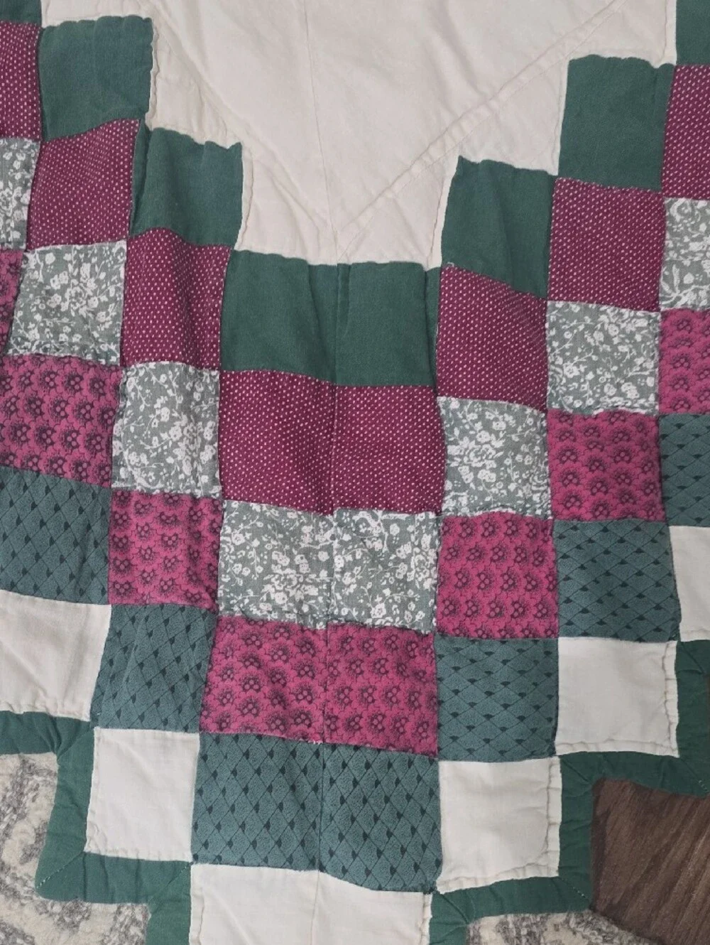 Plum & Green Floral Medallion Quilt - Classic Patchwork Design 81
